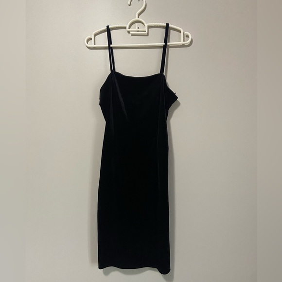 Forever 21 Black Velvet Dress - Picture 1 of 3